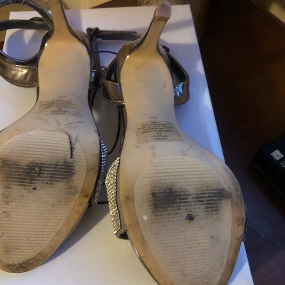 Steve Madden Strappy Sandle with Rhinestones. - Picture 7 of 7